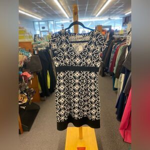 London Style Sz. 10 Black & White Dress